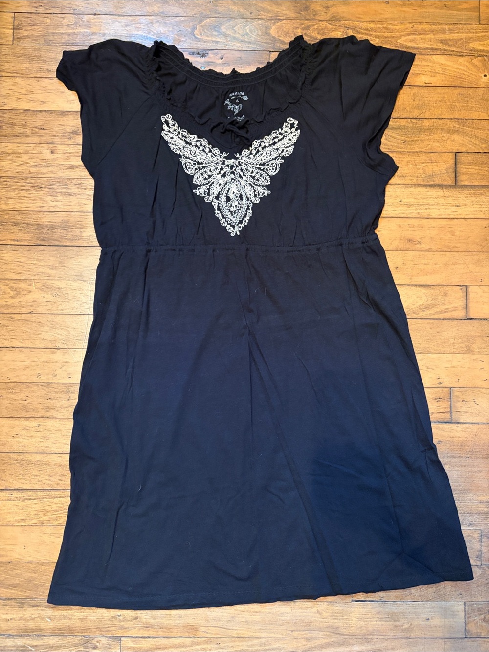 Sonoma Black Drunk with Cream Embroidered Neck Detail with Tie